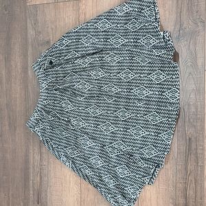 Lularoe Madison skirt EUC colors black and white